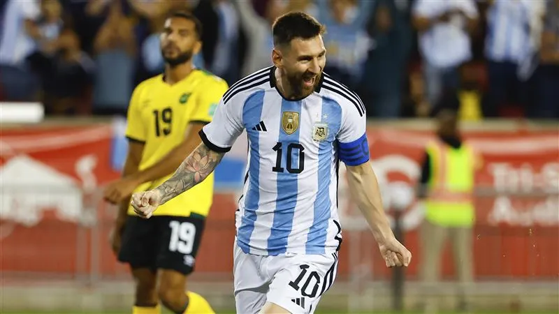 梅西在俱乐部的影响力与未来布局